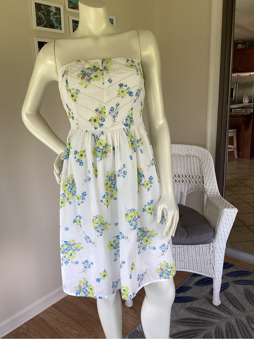 Old Navy White Floral Women’s Sundress👩‍🎤
